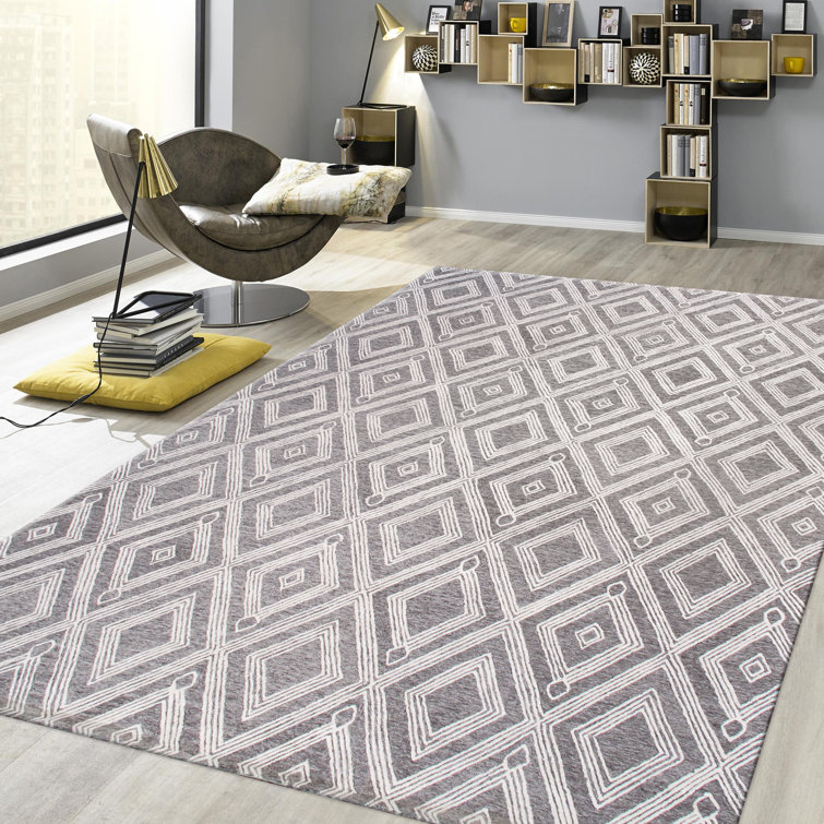 Ivory and Silver Round Hand-Tufted Wool Area Rug