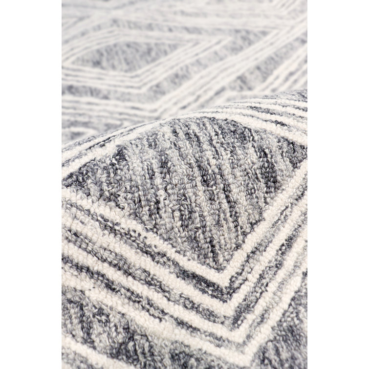 Ivory and Silver Round Hand-Tufted Wool Area Rug