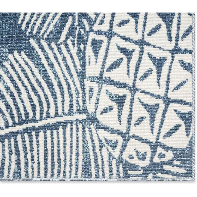 Ivory Pineapple Motif 5' x 7' Reversible Indoor/Outdoor Rug