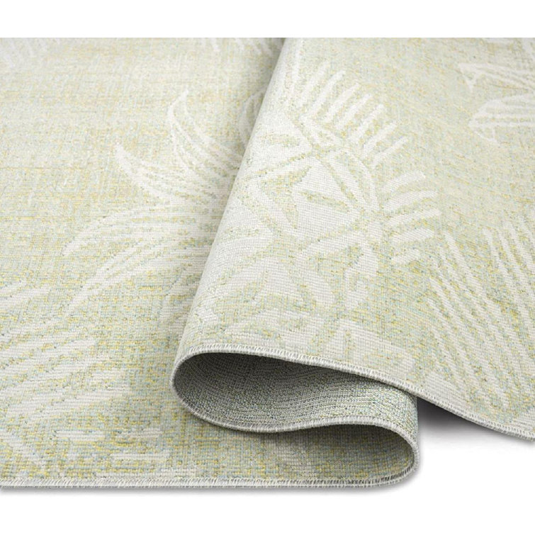 Green and Ivory 5' x 7' Synthetic Rectangular Indoor/Outdoor Area Rug