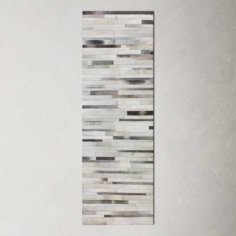 Gray Geometric Handwoven Cowhide Round Rug 6'