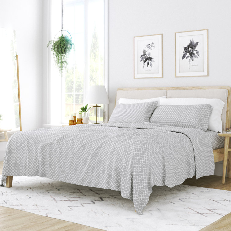 Gray Quatrefoil Twin Microfiber Sheet Set