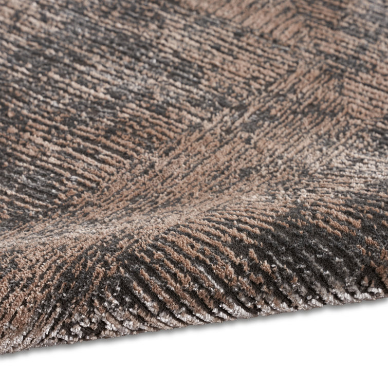 Irradiant Abstract Black Ivory Synthetic 5'3" x 7'3" Rug