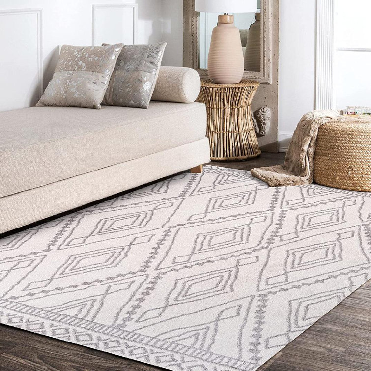 Ivory and Gray Trellis Synthetic Easy-Care Area Rug - 5' x 8'