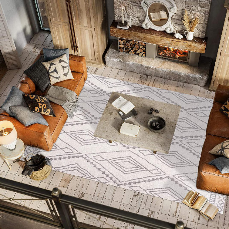 Ivory and Gray Trellis Synthetic Easy-Care Area Rug - 5' x 8'