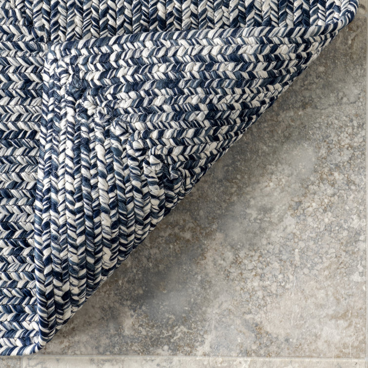 Handmade Blue and White Braided Synthetic Round Rug