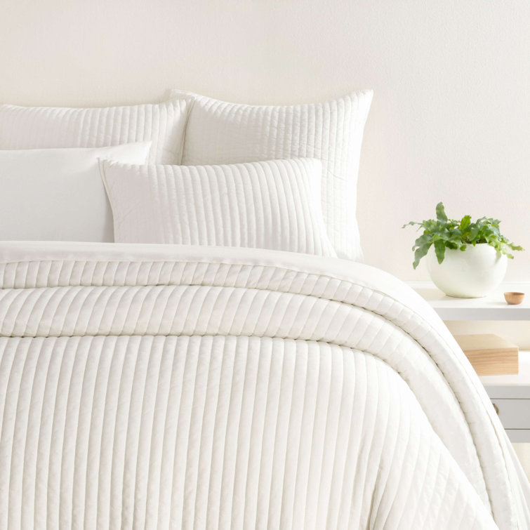 Ivory Cotton Full Reversible Quilt with Down Alternative Fill