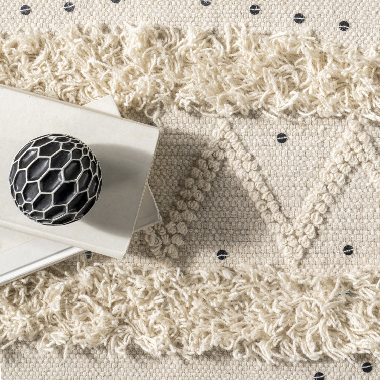 Chandy Ivory Hand-Tufted Round Wool Area Rug