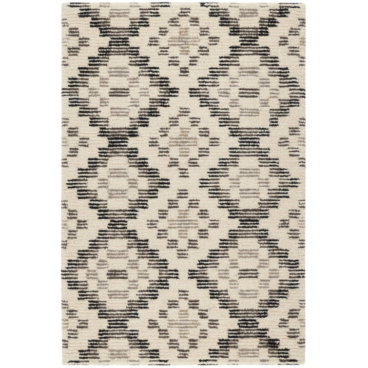 Diamond Geometric Black and White Wool Tufted Rug 2' x 3'