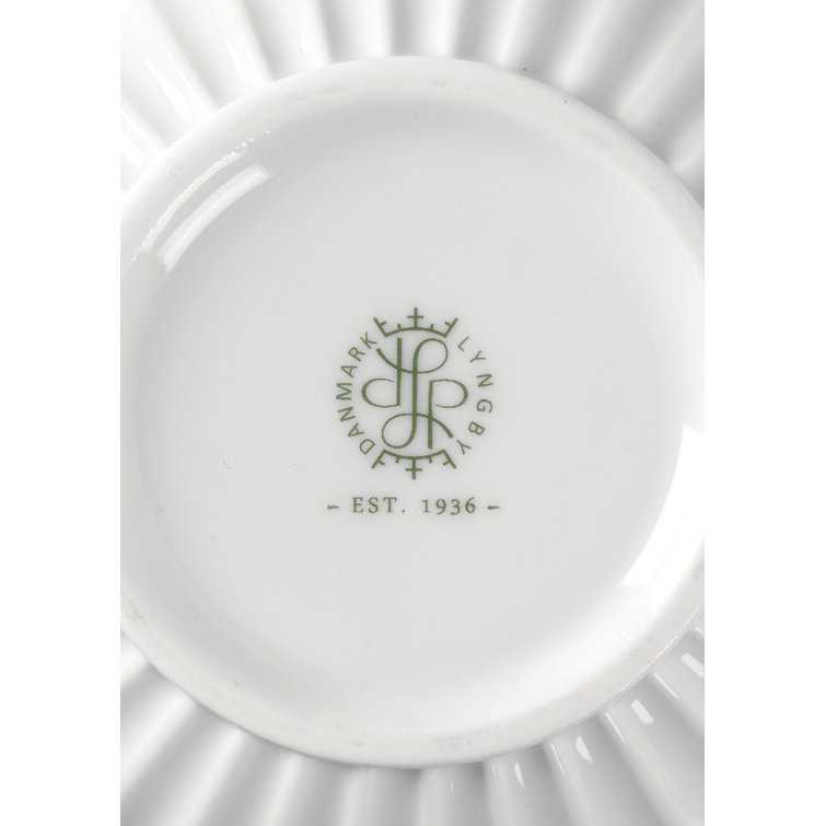 White Porcelain Ribbed Decorative Table Vase, 7.1 Inches