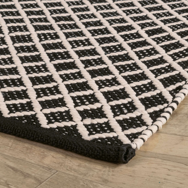 Trellis Black and Ivory Handwoven Synthetic Runner Rug