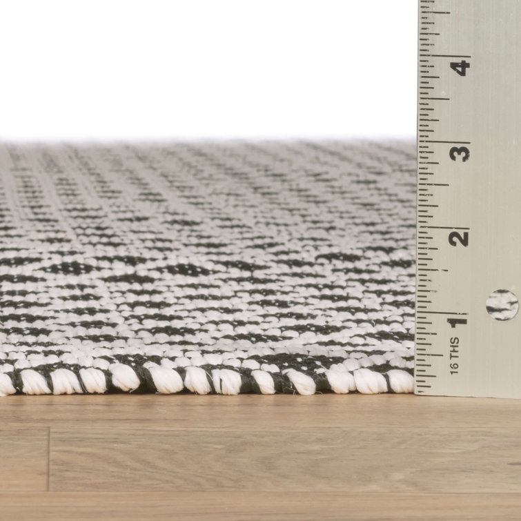 Black Geometric Rectangular Synthetic Indoor/Outdoor Rug 4' x 6'