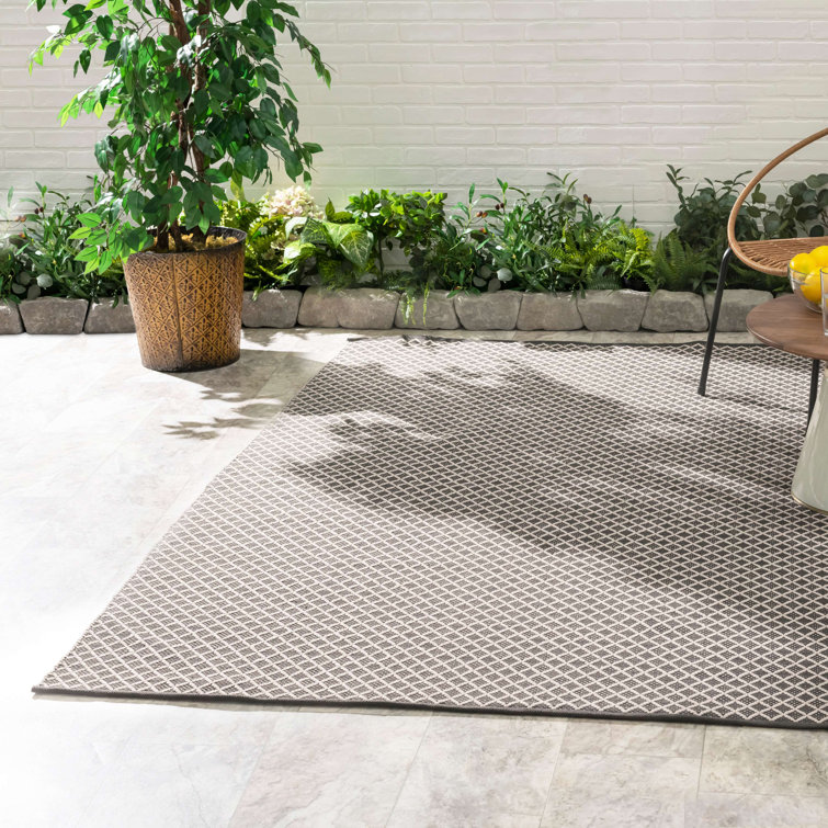 Gold Geometric Flat Woven Synthetic Rug 5' x 8'