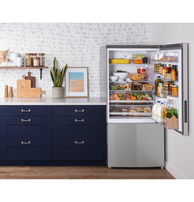Stainless Steel 17.7 cu. ft. Bottom Freezer Smart Refrigerator
