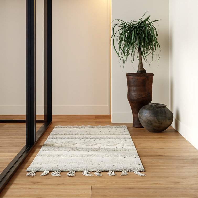 Ivory Hand-Tufted Wool Runner Rug with Tassels