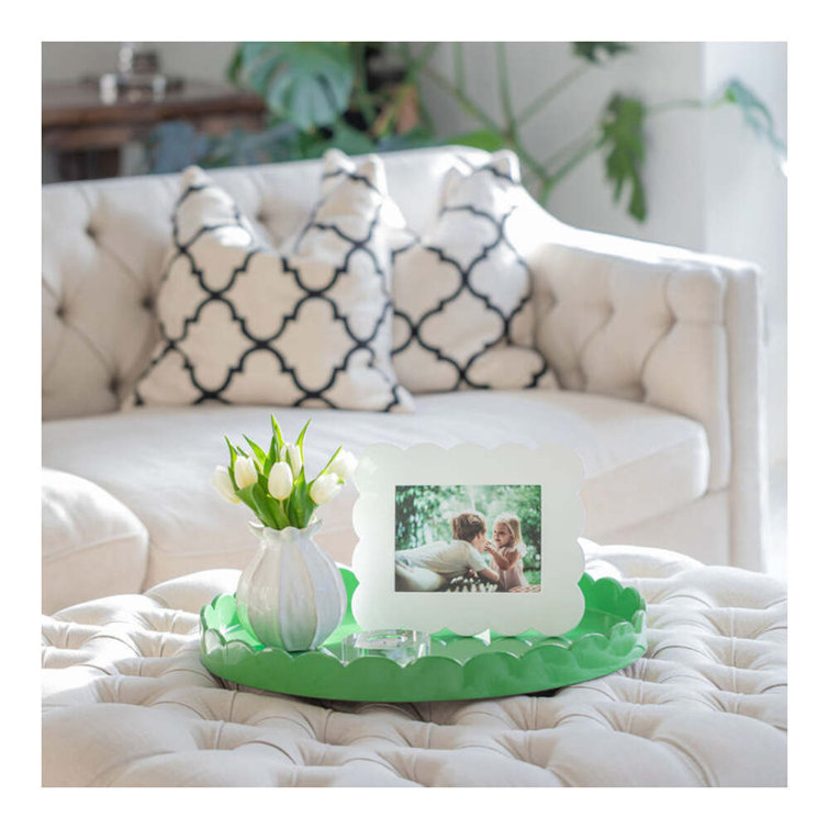 White Scalloped High Gloss Lacquer Photo Frame