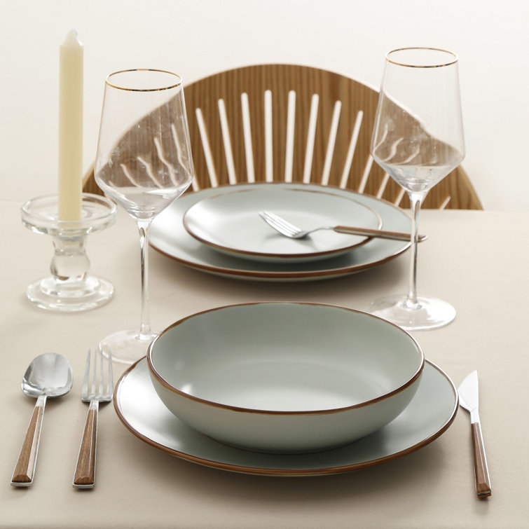 Light Green Ceramic 16-Piece Dinnerware Set with Metallic Band