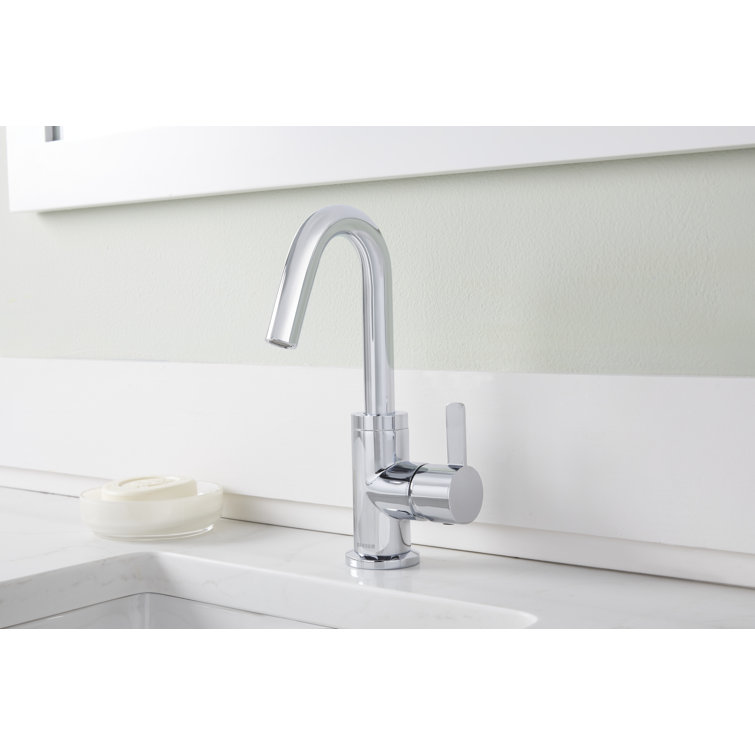 Polished Chrome Single Handle Lavatory Faucet with Drain Assembly