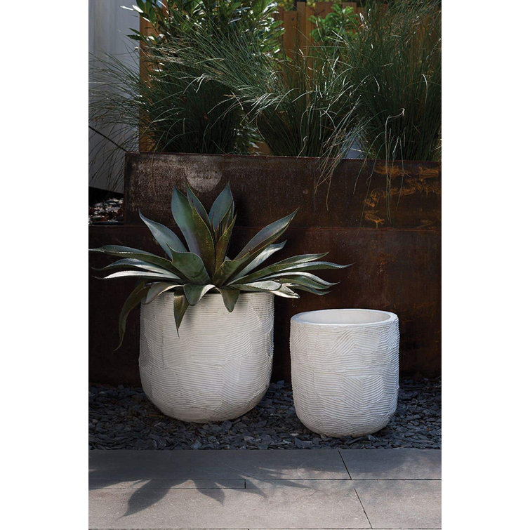 Atna 16.5'' White Solid Wood Round Outdoor Planter