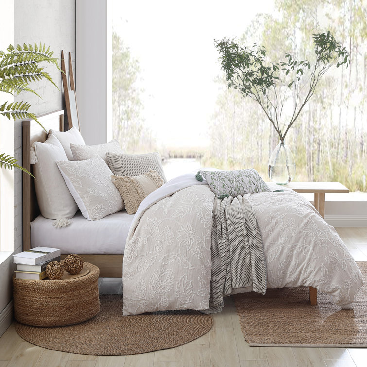 Full/Queen White Floral Polyester Comforter Set