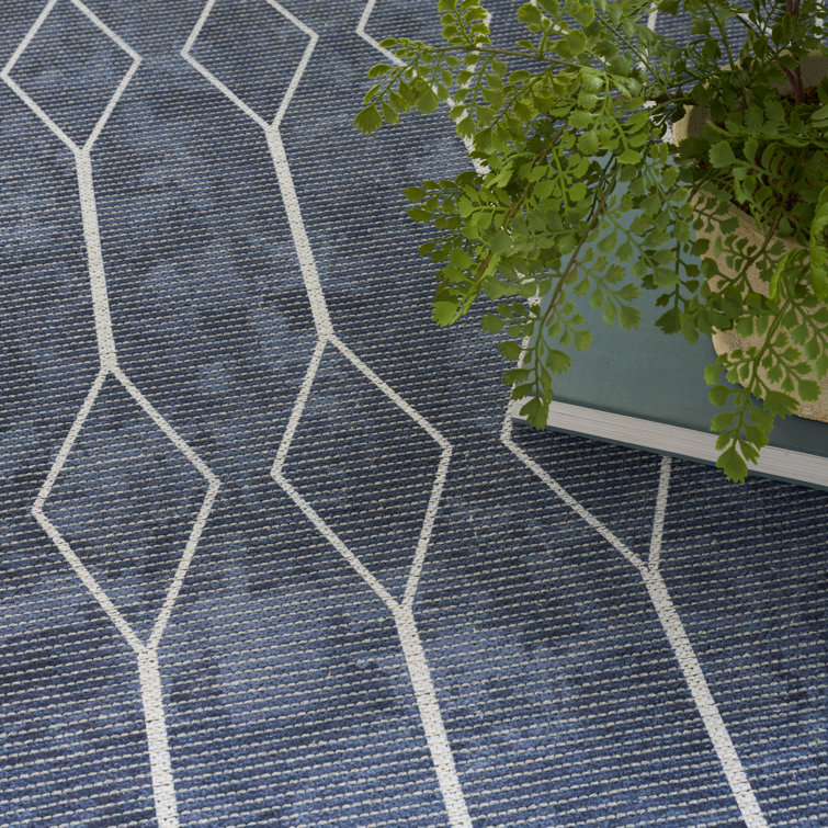 Vintage-Inspired Geometric Navy 6' x 9' Easy-Care Area Rug