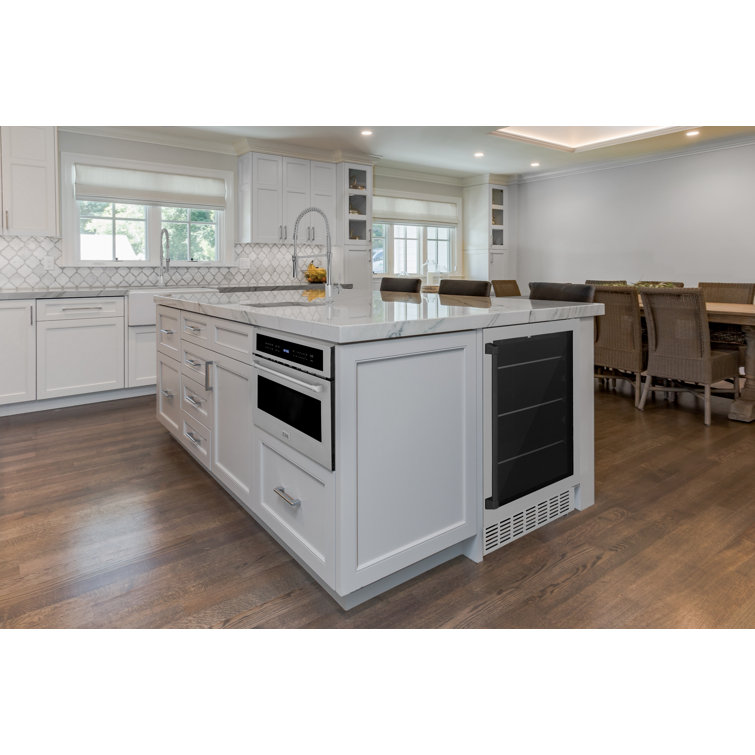 ZLINE 24" Stainless Steel Beverage Fridge with Matte Black Handle