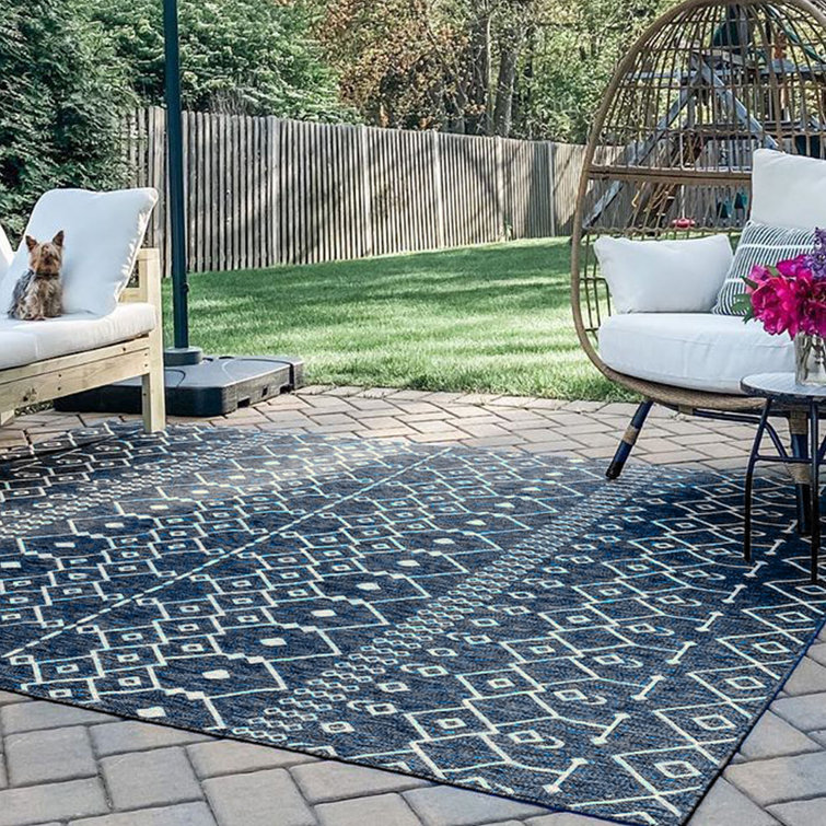 Nordic Lattice Blue 5' x 7' Synthetic Indoor/Outdoor Area Rug