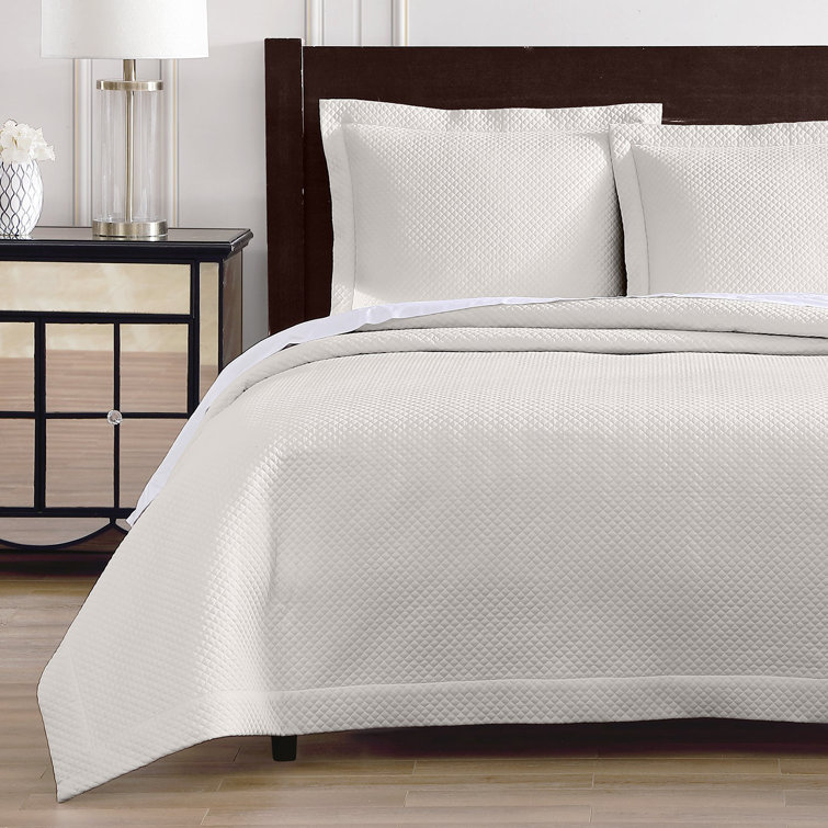 Ivory Queen Diamond Quilted Egyptian Cotton Coverlet Set