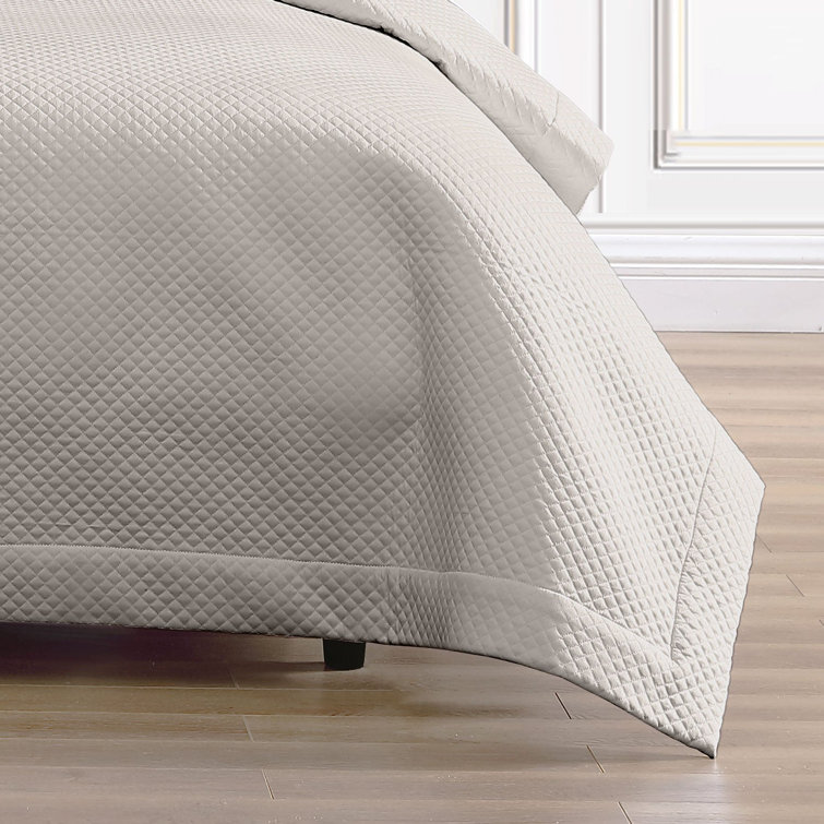 King White Cotton Reversible Diamond Quilted Coverlet Set