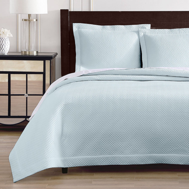 King White Cotton Reversible Diamond Quilted Coverlet Set