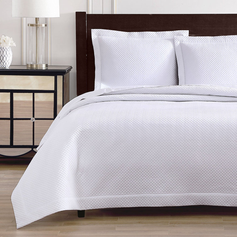 King White Cotton Reversible Diamond Quilted Coverlet Set