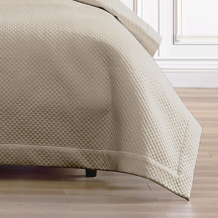King White Cotton Reversible Diamond Quilted Coverlet Set