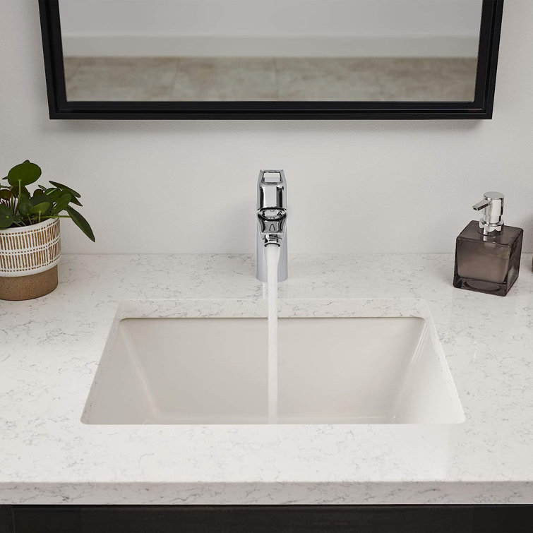 BauLoop Sleek Chrome Single-Handle Bathroom Faucet