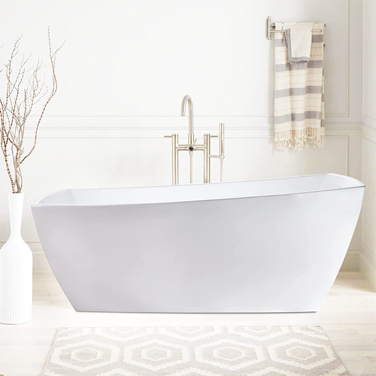 Luxurious 67" White Acrylic Freestanding Bathtub
