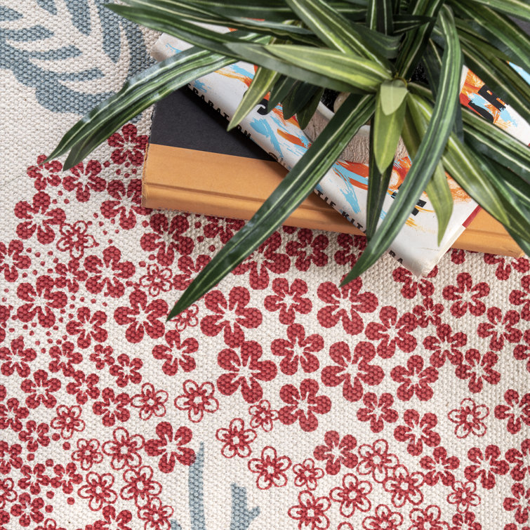 Coastal Charm Red Cotton Flatweave Whale Area Rug, 3' x 5'