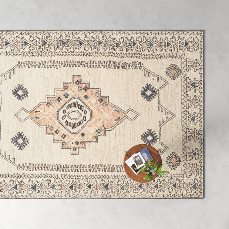 Ivory and Peach Hand-Tufted Wool 8' x 10' Rug