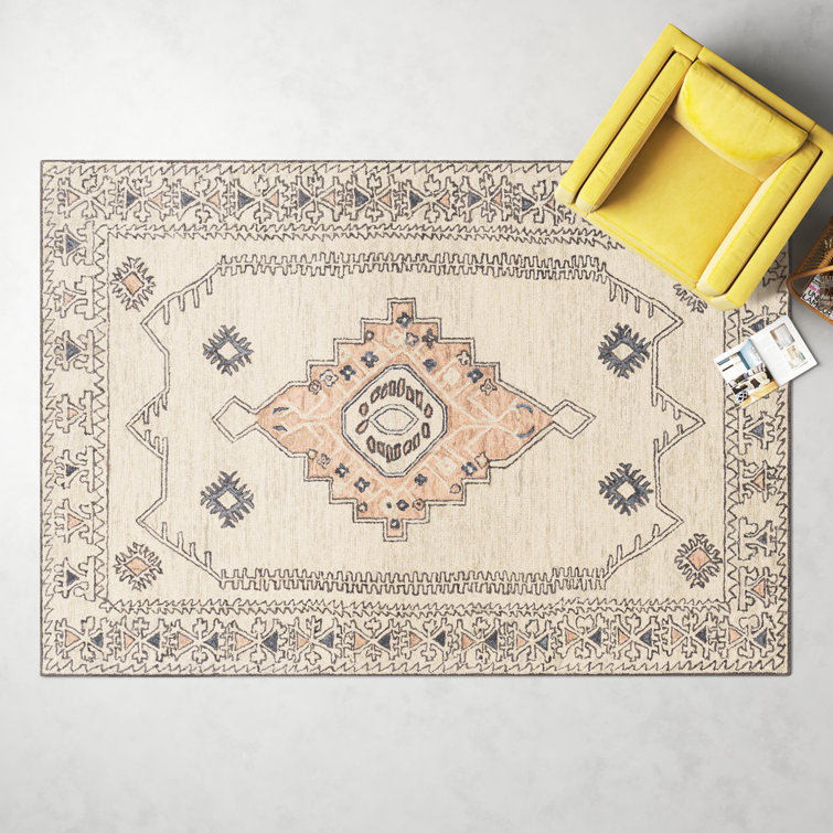 Ivory and Peach Hand-Tufted Wool 8' x 10' Rug