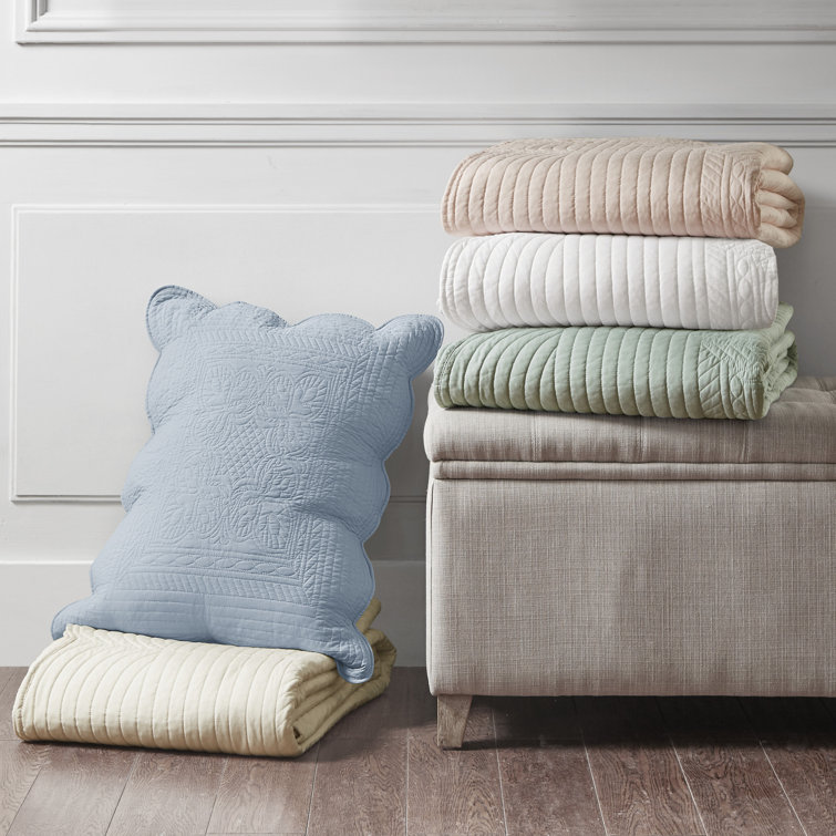 Beige King Microfiber Reversible Quilt Set with Scalloped Edges