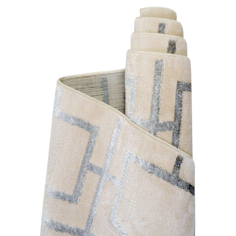 Elegant White Silver Trellis 10' x 14' Easy-Care Area Rug