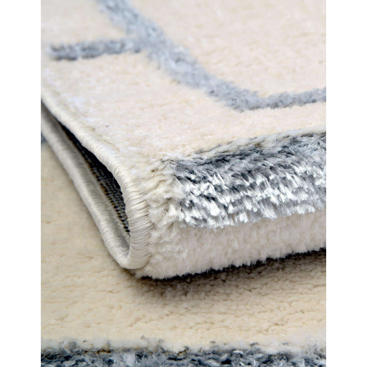 Elegant White Silver Trellis 10' x 14' Easy-Care Area Rug