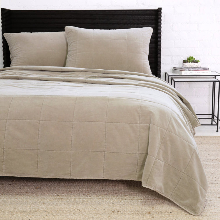 Natural Cotton Velvet Queen Bedspread with Quilted Pattern