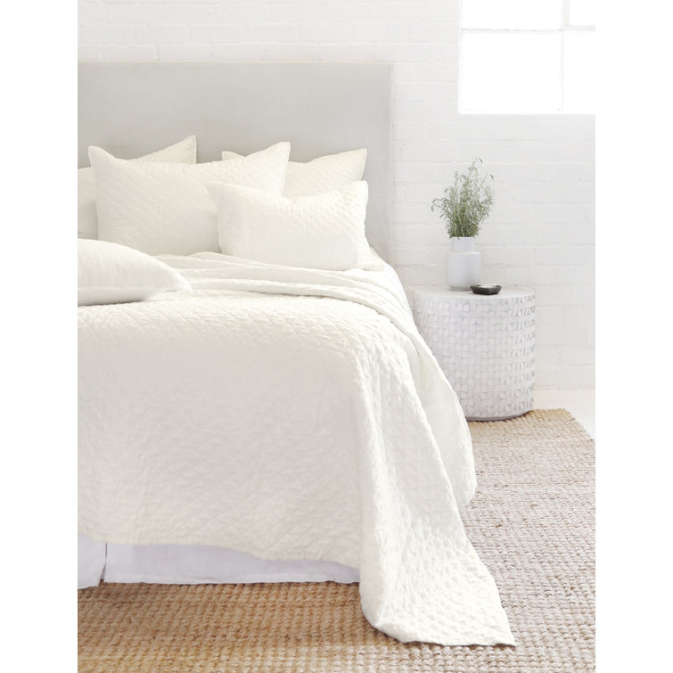 Hampton Organic Linen Cream Quilted Queen Coverlet