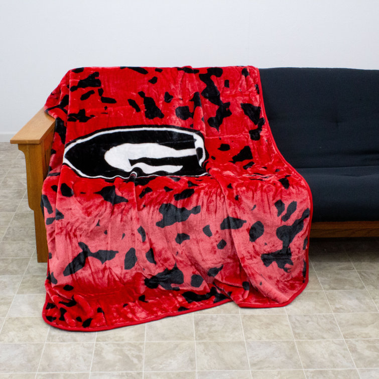 Georgia Bulldogs Twin-Size Cozy Knitted Throw Blanket, 86" x 63"