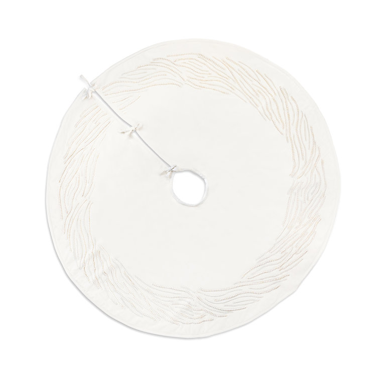 Creamy Cotton Tree Skirt with Faux Pearl Garland