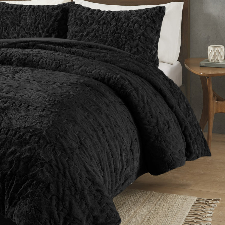 King Black Ruched Faux Fur Comforter Set