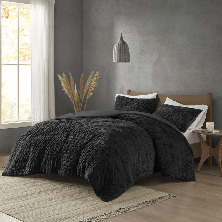King Black Ruched Faux Fur Comforter Set