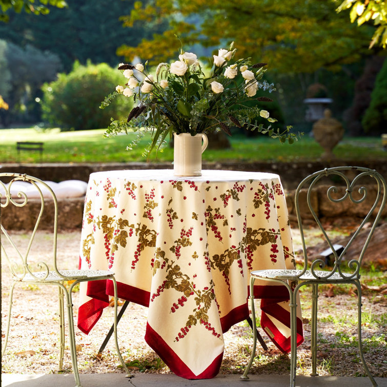 Winter Red and Green 70" Round Fabric Tablecloth