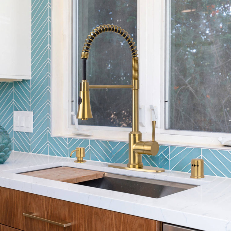 Brass Gold Single Handle Pull-Down Kitchen Faucet with Spray