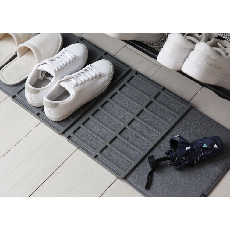 Compact Charcoal Gray Shoe Drying Rack with Ultra-Absorbent Mat