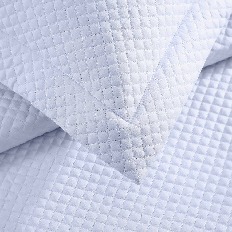 King White Cotton Reversible Diamond Quilted Coverlet Set